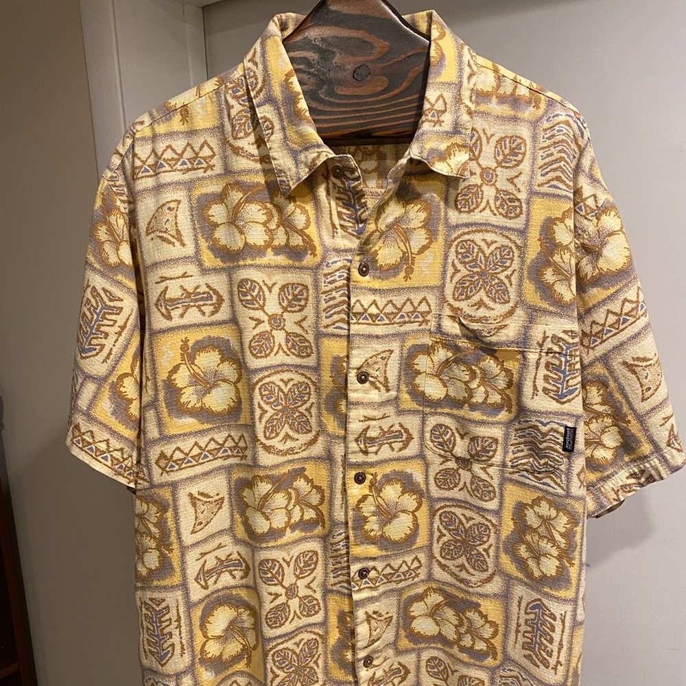 Patagonia short sleeve button-up